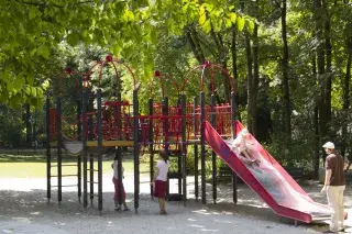 20210430_Leopoldpark_Katy_Spichal Kinderspielplatz im Leopoldpark