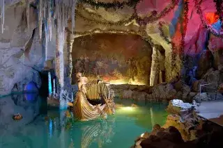 190221-shutterstock_191172338-Mikhail Markovskiy Venusgrotte beim Schloss Linderhof