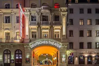 201201-ludwigsvorstadt-deutsches-theater-aussen-robert-goetzfried Das Deutsche Theater in der Schwanthalerstraße in München
