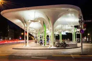 201201-trambahnstation-muenchner-freiheit-hofmann Trambahnhaltestelle an der Münchner Freiheit
