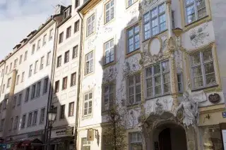201206_-asamhaus-katy-spichal.jpg Asamhaus in der Sendlinger Straße