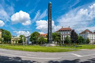 201214_karolinenplatz-obelisk_michael-hofmann Karolinenplatz mit Obelisk
