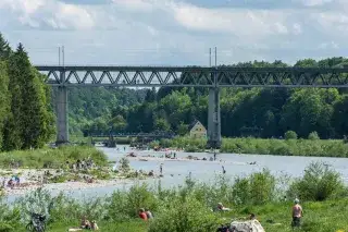 201215_iar-grosshesseloher-bruecke-michael-hofmann Isar an der Großhesseloher Brücke