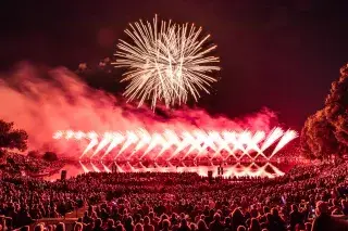 Feuerwerk beim Sommernachtstraum im Olympiapark Feuerwerk beim Sommernachtstraum im Olympiapark