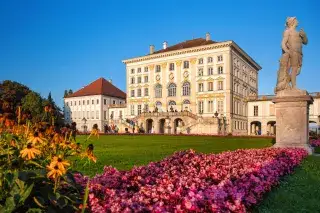 Schloss Nymphenburg, Außenansicht. Schloss Nymphenburg, Außenansicht.