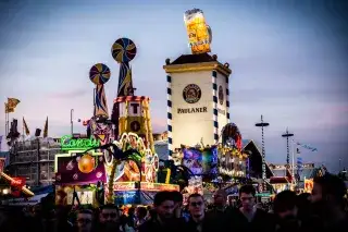 210105_wiesn-oktoberfest-nacht-stimmung_exithamster Wiesn bei Nacht