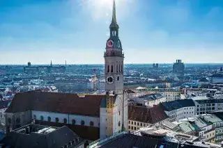 Alter Peter vom Rathausturm aus gesehen Alter Peter vom Rathausturm aus gesehen