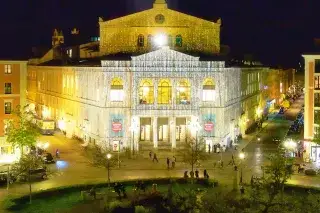 210125_gaertnerplatztheater-abend_ChristianPOGOZach Das Gärtnerplatztheater von Außen bei Nacht