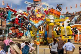 Fahrgeschäft Parkour auf dem Oktoberfest