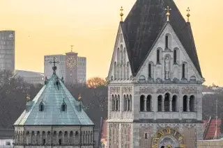 20210601_Bilder Social_ Rico Güttich Die Kirche St. Anna in München bei Sonnenaufgang.