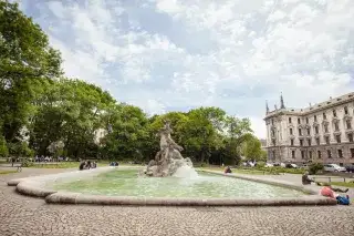 20201228_Brunnen_Erfrischung Der Neptunbrunnen im Alten Botanischen Garten