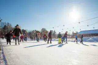 20210114_Eis-_und_Funsportzentrum_Ost Eislaufen unter freiem Himmel im Eis- und Funsportzentrum Ost