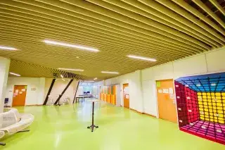 20210811_Abitur_Abendgymnasium Im ersten Stock des Städtischen Abendgymnasiums