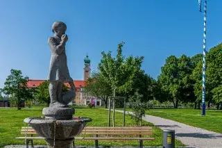 Brunnen auf dem Luise-Kiesselbach-Platz Brunnen auf dem Luise-Kiesselbach-Platz