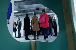20210617_Kunstarkaden_ES Besucher in den Kunstarkaden