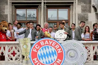 210501_Meisterfeier2019_FCB_Rathausbalkon