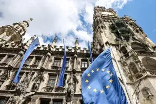 20210827_Münchner_Europa-Mai_2021 Europa-Fahnen wehen vor dem Neuen Rathaus auf dem Marienplatz