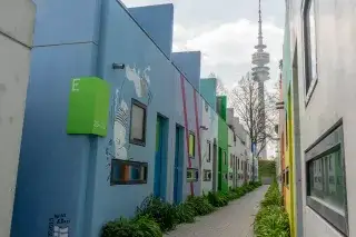 20201228_Streetart_Guide Bunte Fassaden im Olympiadorf