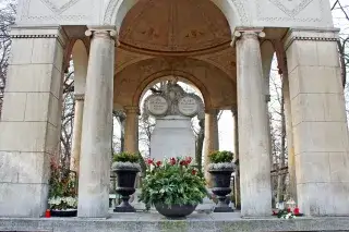 201208-ostfriedhof-grab Der Ostfriedhof in Giesing: Das Moshammer-Mausoleum