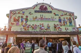 Poschner's Hühner- und Entenbraterei auf der Wiesn von außen