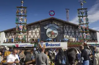 20201216_Bräurosl So sieht das Bräurosl-Festzelt von außen aus