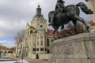 20210319_Prinzregent_Luitpold Das Reiterdenkmal für Prinzregent Luitpold vor dem Bayerischen Nationalmuseum
