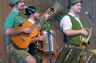 20201216_Zur_Schöheitskönigin Zur Schönheitskönigin: Volksmusik im Volkssängerzelt