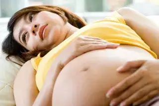 20210415_Familienberatung_Shutterstock Eine schwangere Frau