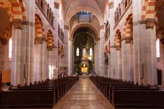 20210312_Pfarrkirche_Sankt_Benno_Sankt_Michaelsbund Die Pfarrkirche Sankt Benno in der Maxvorstadt von innen