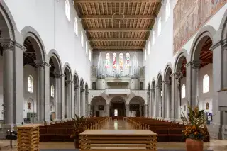 20201212_St_Maximilian So sieht die Pfarrkirche St. Maximilian von innen aus