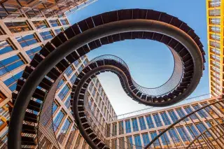 20201228_Westend_Tipps_Guide Die unendliche Treppe befindet sich im Innenhof der KPMG