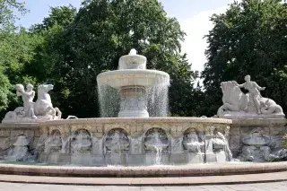 20201228_Brunnen_Erfrischung Der Wittelsbacher Brunnen am Lenbachplatz