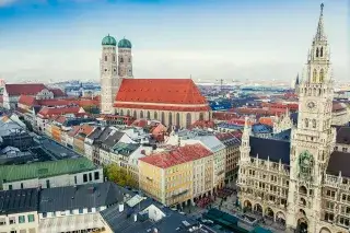 Frauenkirche und Neues Rathaus vom Alten Peter aus gesehen Frauenkirche und Neues Rathaus vom Alten Peter aus gesehen