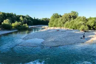 isar_flaucher_2019_anettegoettlicher-18 Blick auf den Isar Flaucher von der Brudermühlbrücke