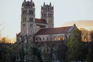 St. Maximilian in der Abendsonne