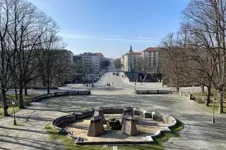 Ausblick vom Friedensengel auf die Prinzregentenstraße Ausblick von der Terrasse am Friedensengel auf die Prinzregentenstraße
