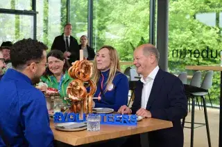 Bundeskanzler Olaf Scholz in der Fan Zone München Bundeskanzler Olaf Scholz in der Fan Zone München