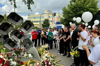 Kranzniederlegung bei der Gedenkveranstaltung zum 8. Jahrestag des rassistischen Attentats am OEZ Kranzniederlegung bei der Gedenkveranstaltung zum 8. Jahrestag des rassistischen Attentats am OEZ
