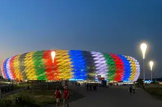 Fußball Arena München in EM-Farben Fußball Arena München in EM-Farben