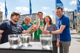 Kostenloser Trinkwasserbrunnen am Stachus Kostenloser Trinkwasserbrunnen am Stachus