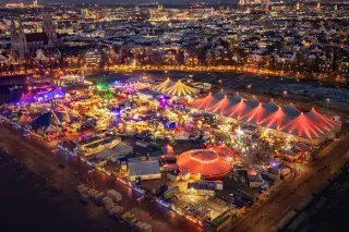 Tollwood-Winterfestival am Abend