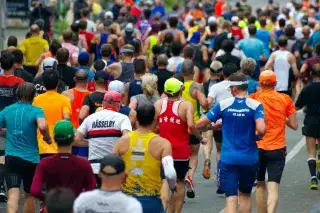 Läufer*innen bei einem Marathon Läufer*innen bei einem Marathon